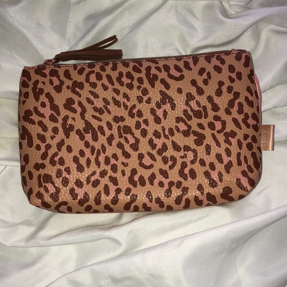 Ipsy bag - Picture 2 of 3